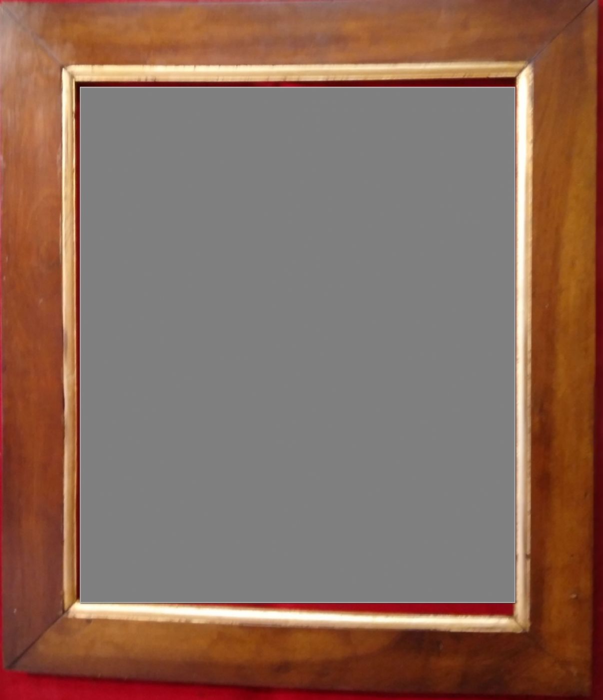 Cornice in legno di noce con profilo interno dorato I° XIX° sec. luce cm.45.5 x 51.5 batt. cm. 44x.53